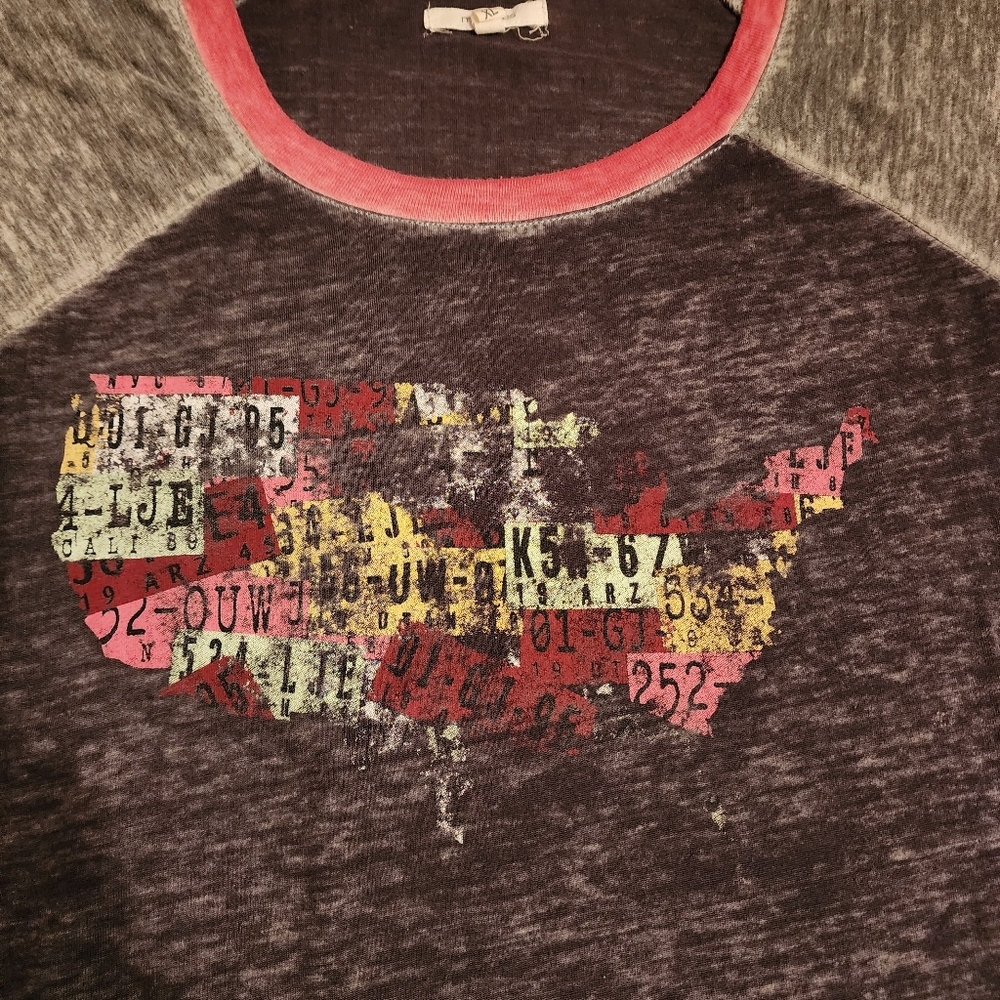 Maurices Size XL Vintage-vibe Tee USA map graphic with license plates